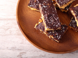 diet bars made of dates, peanut butter and chocolate