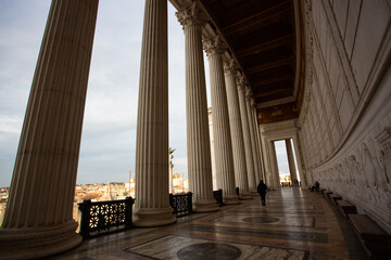 Fototapeta premium Magnificent marble colonnade of the Vittoriano, Rome