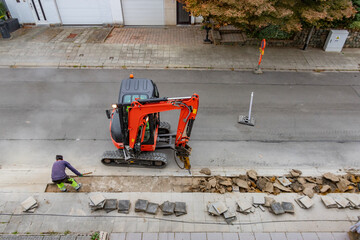 Travaux pour cr&eacute;er une tranch&eacute;e dans une rue
