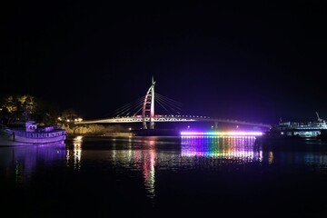 Fototapeta premium 제주도 서귀포 밤 야경 명소, 컬러풀한 색상이 아름답고 고혹적이다.