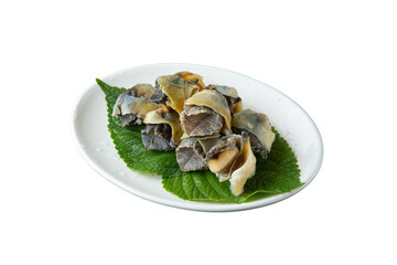 Sashimi with perilla leaves in png file png 파일의 깻잎을 깐 소라회
