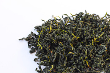 Dried mulberry leaves, commonly used for herbal tea and traditional remedies.