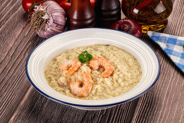 Gourmet risotto with prawn and cheese