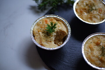 Macaroni schotel in cup 