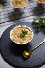 macaroni schotel in cup 