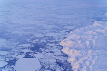俯瞰風景　グリーンランドのフィヨルド、流氷
