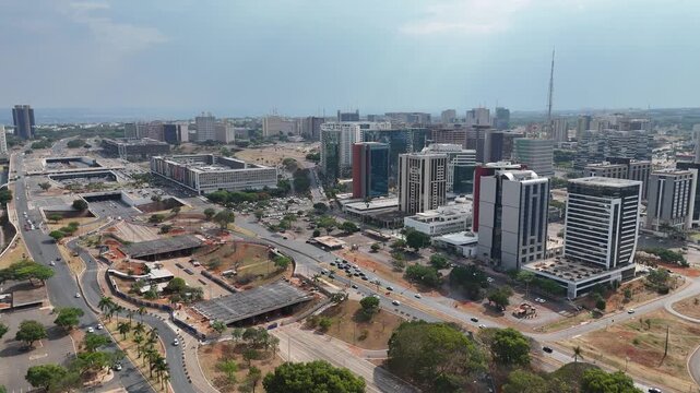 Vis&atilde;o a&eacute;rea dos pr&eacute;dios no centro urbano da cidade de Bras&iacute;lia, DF, Brasil