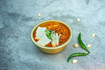 두부 돼지고기찌개를 촬영한 모습