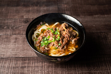 あたたかい肉うどん