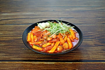 소세지 스팸 국물떡볶이를 촬영한 모습