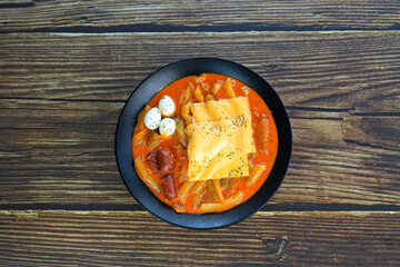 로제떡볶이를 촬영한 모습입니다.