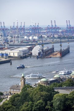 City view, view of the Elbe with St. Pauli Landungsbr&uuml;cken and Hamburg harbour, from the tower of St. Michael's Church, Hamburg, Germany