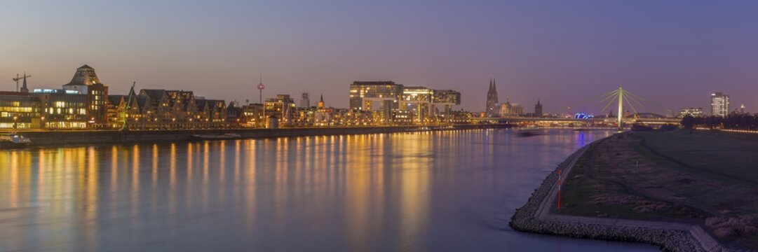 Panorama from the Suedbruecke, Rheinauhafen, Kranhaeuser, Altstadt, Koelner Dom and Severinsbruecke, Cologne, North Rhine-Westphalia, Germany