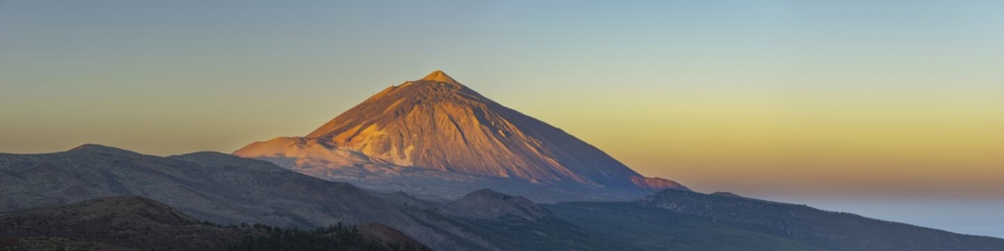 Panorama from east over the Teide National Park, Parque Nacional del Teide, to Pico del Teide, 3715m, at sunrise, Tenerife, Canary Islands, Spain