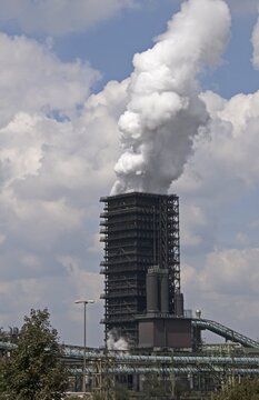 Southern wet quenching tower at Schwelgern coking plant, ThyssenKrupp Steel Hamborn site, Duisburg, North Rhine-Westphalia, Germany