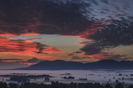 Dawn, cloudy mood, fog, mountains, Loisach-Lake Kochel moor, behind Zwiesel, Alpine foothills, Bavaria, Germany
