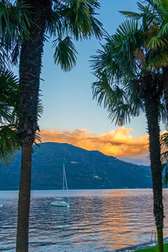 Sonnenuntergang in Cannobio am Lago Maggiore, Italien