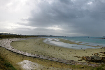 Joli paysage  de mer en Bretagne au passage d'un orage
