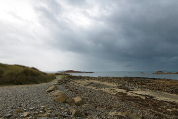 Joli paysage  de mer en Bretagne au passage d'un orage
