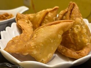 A plate of samosa