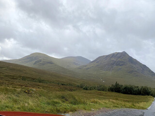 Fototapeta premium A view of the Scottish Countryside at Glencoe on a cloudy day