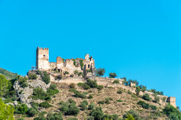 Fototapeta premium Ruined castle in the hill, Perputxent castle in Lorcha, Comunidad Valenciana (Spain) 