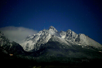 Obraz premium mountains in the snow high tatras