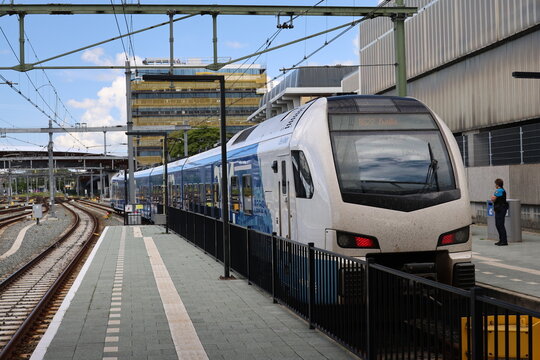 Flirt train runned by Keolis between Zwolle and Enschede along platform