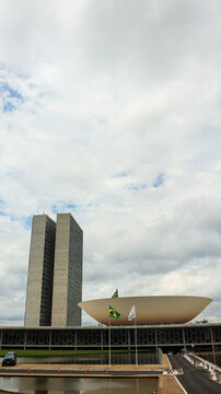 Vista do Congresso Nacional em Bras&iacute;lia destaca arquitetura moderna e cen&aacute;rio pol&iacute;tico da capital federal brasileira. Bras&iacute;lia DF em 10 Fev 26