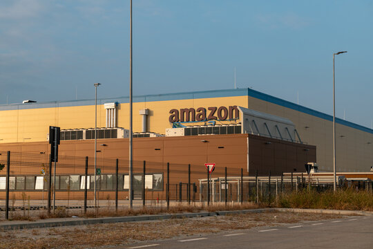 Modern Amazon hub for freight and package logistics ready for shipment, automated warehouse for e-commerce and product distribution, Orbassano, Italy, October 19, 2025