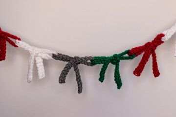 Christmas bow garland  © Isabella