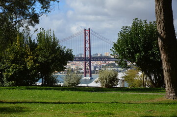 25 de abril bridge view
