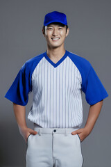 파란 야구 유니폼을 입은 선수