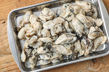 쟁반에 담긴 생굴