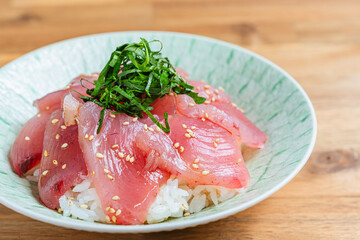 マグロ丼