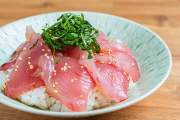 マグロ丼