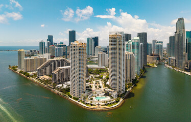 Obraz premium Scenic panorama of Miami financial district. Brickell in Miami city. Miami Urban landscape with iconic buildings. Miami cityscape.