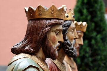 Three Kings Statues, Wood Carvings with Crowns