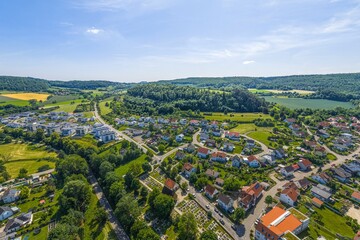 Obraz premium Die Stadt Lauchheim an der Jagst in Ostwürttemberg aus der Vogelperspektive