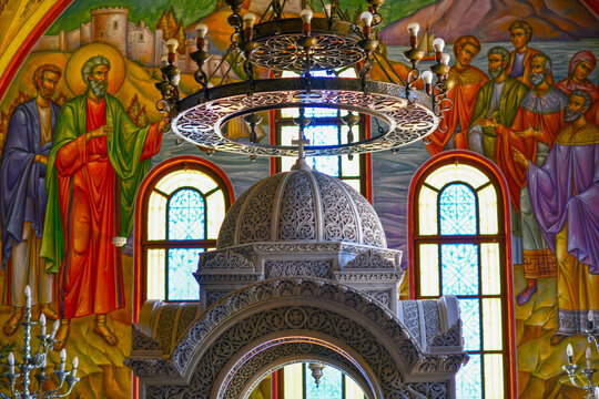 Innenansicht der Agios Andreas Kirche in Patras, Peleppones (Griechenland)