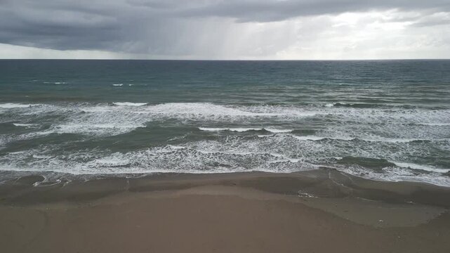 drone, vista su spiaggia nel cilento in inverno