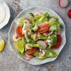 Vegetable salad with shrimps