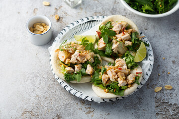 Chicken sandwiches with peanut and lime