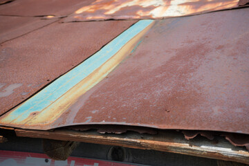 錆びたトタン屋根