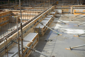 工事中の大規模な基礎