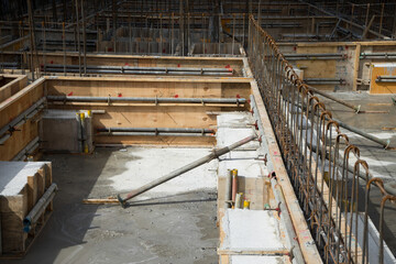 工事中の大規模な基礎