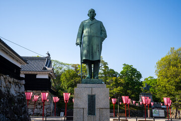高知城の野村茂久馬像