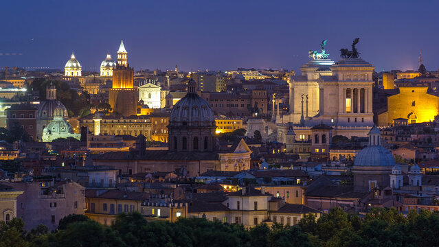 Panoramic view of historic center day to night timelapse of Rome, Italy