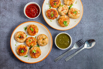 Juicy chicken cheese kebab made with tender minced chicken, stuffed with melted cheese, grilled to perfection, and served hot with mint chutney.
