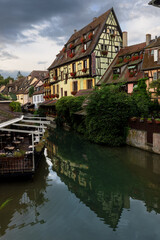 Obraz premium Historical architecture in Petite Venise at the river Lauch in Colmar, Alsace, France.